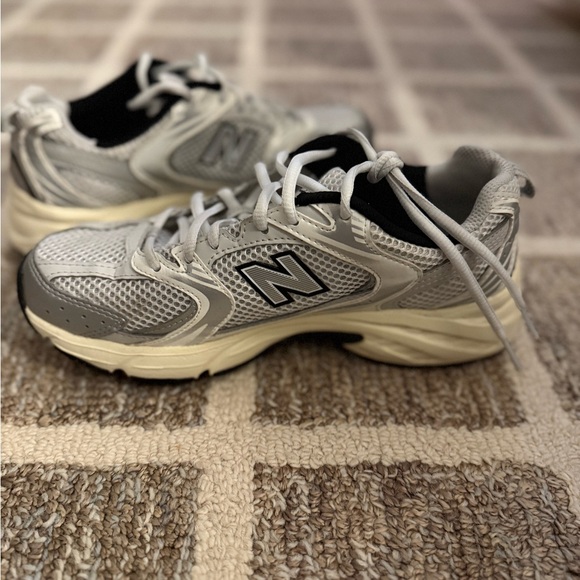 New Balance 530 Silver Cream Sneakers - Picture 5 of 8